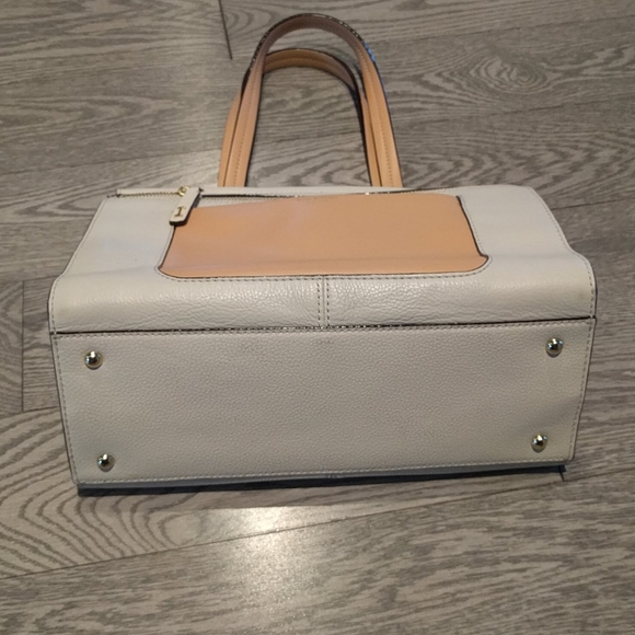 🌼 Beautiful genuine leather bag by Isaac Mizrahi - Picture 9 of 13